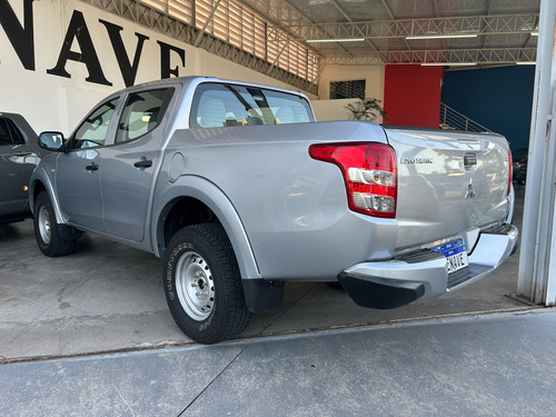 Mitsubishi L200 2.4 Triton Gl Cab. Dupla 4x4 4p