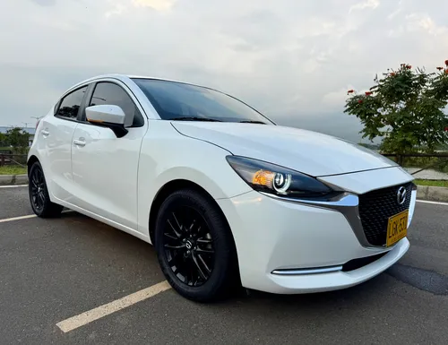 Mazda 2 1.5 Grand Touring Lx blindaje 2