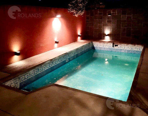 Venta Casa 6 Ambientes Con Pileta, Quincho Y Cochera En Olivos, Acepta Permuta