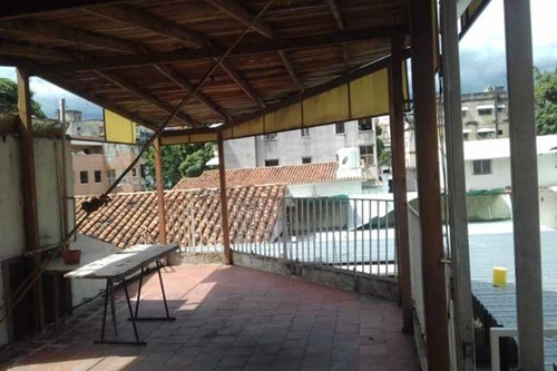 Venta Casa Comercial, Los Chaguaramos. Disponible Agenda Tu Cita.