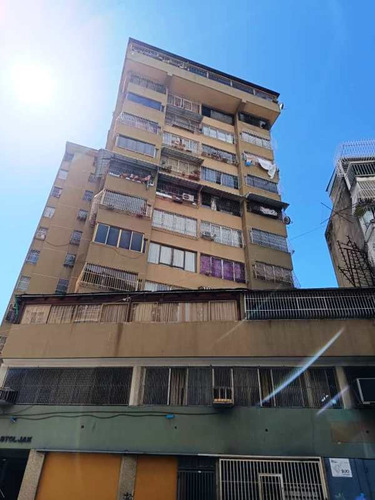 Acogedor Apartamento De 70mts. En Caracas, Av. Fuerzas Armadas