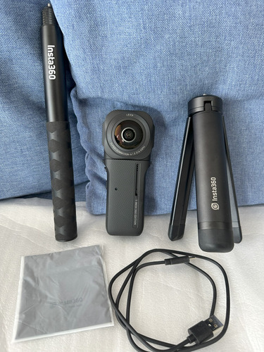 Cámara De Video Insta360 One Rs 1-inch 360 Edition 6k Negra