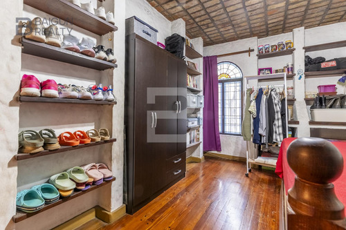 Casa De 6 Ambientes Con Cochera, Patio Y Terraza En Venta En Colegiales