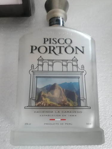 Botella  Vacia De Pisco Portón Machupicchu Para Decoración 