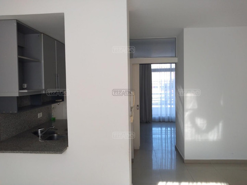 Departamento En Alquiler Ubicado En Abasto, Capital Federal, Buenos Aires