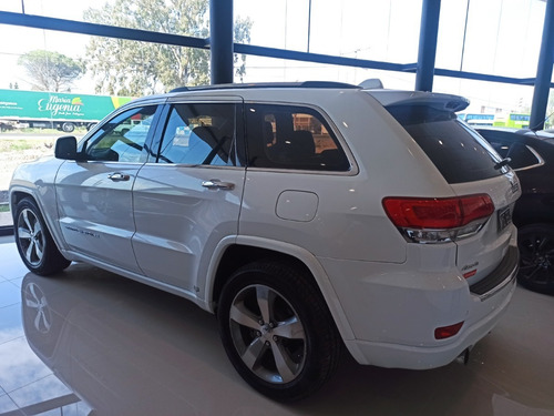 Imagen 3 de 9 de Jeep Grand Cherokee Overland 3.6