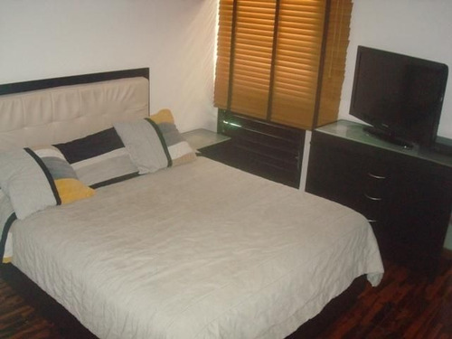 Imagen 15 de 20 de Ofc Venta De Lindo Apartamento En Colinas De Santa Mónica / 22-15565