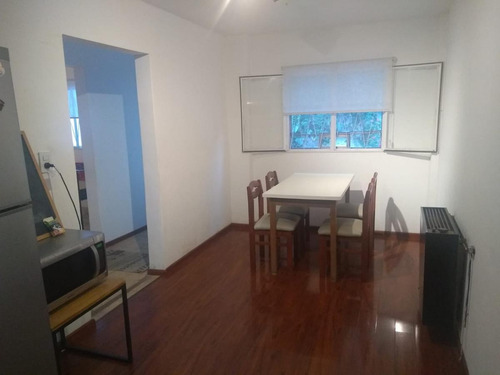 Imagen 2 de 17 de En Venta Casa De Pasillo Con Patio. No Ph.