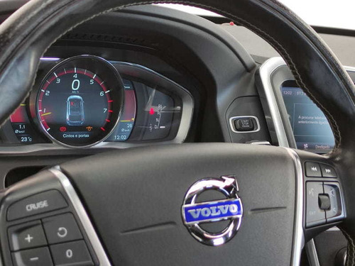 Imagem 13 de 15 de Volvo Xc60 2.0 T5 R Design Turbo Gasolina 4p Aut