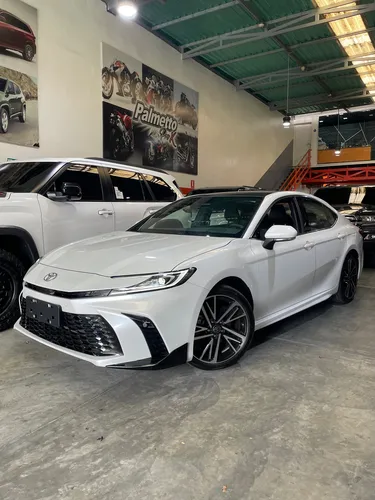 Toyota Camry 2.0 2024