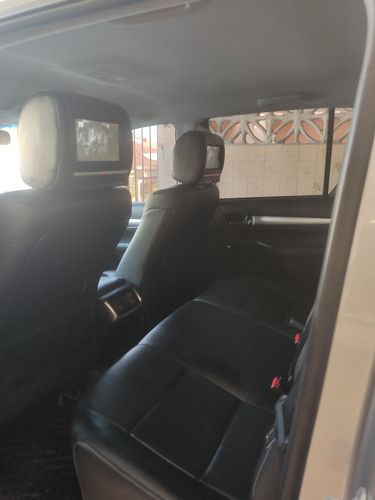 Toyota Hilux 2.7 Srv Cab. Dupla 4x2 Flex Aut. 4p