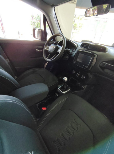 Imagen 17 de 25 de Jeep Renegade Sport 1.8