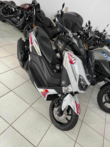 Imagem 4 de 12 de Yamaha Nmax 160 Star Wars