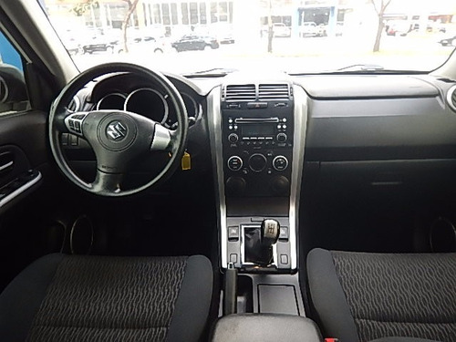 Suzuki - Grand Vitara 4x2 2.0 16v Mec. 2013/2014