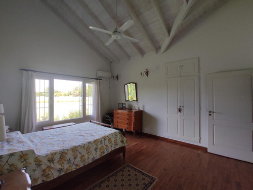 Casa De 4 Dormitorios En Lote De 2000 M2 - Club De Campo Santa Catalina