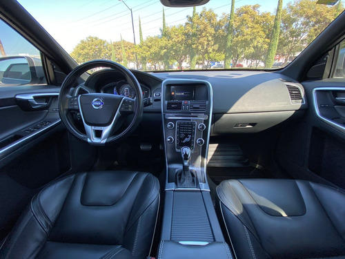 Imagen 6 de 15 de Volvo Xc60 2016 2.0 T6 R-design Awd At