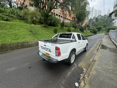 Toyota Hilux Hilux Disel 4x2 doble cabina full motor 2500
