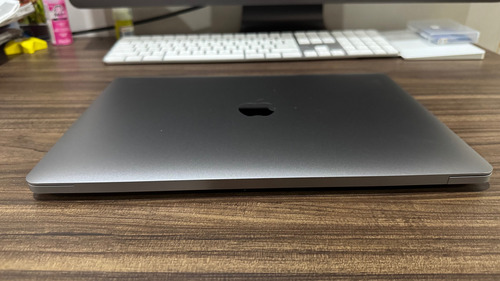 Macbook Pro 2020 13 Chip M1 16gb Ram 1tb Ssd Space Gray (Usado)