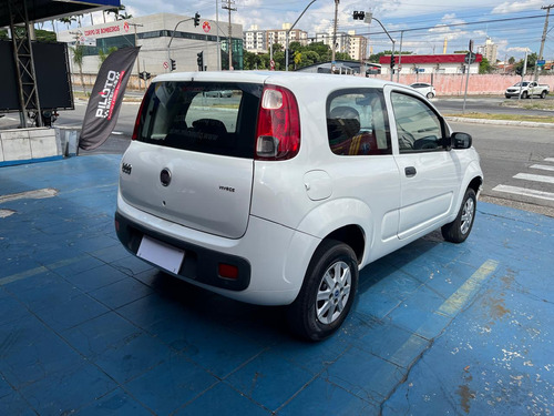 Fiat Uno Uno Vivace 1.0 8V (Flex) 2p