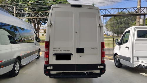 Imagem 19 de 20 de Iveco Daily 35s14 2017/18 3/4 131771km (2289)