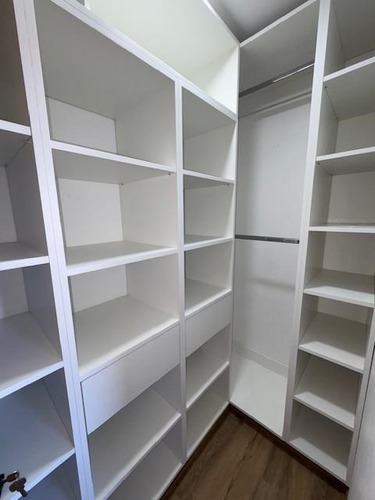 Casa En Arriendo De 4 Dorm 3 B. En Condominio Olivar