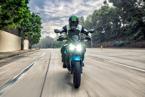 Z 400 Naked $ 8.990.000 2022 Rec Inferior Tuamoto