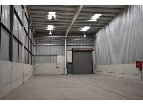 Arriendo Bodega 396 M2 + 72 M2 De Oficina, Sector Aeropuerto