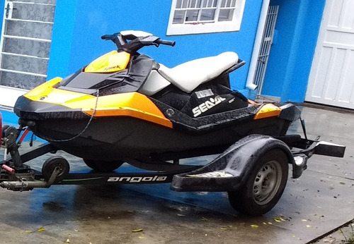 Imagem 1 de 5 de Jet Ski Spark 90 3 Lugares Com Ré 86 Hs