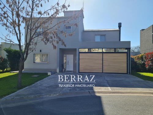 Casa Venta 4 Ambientes En Santa Guadalupe Pilar Del Este 657 M2