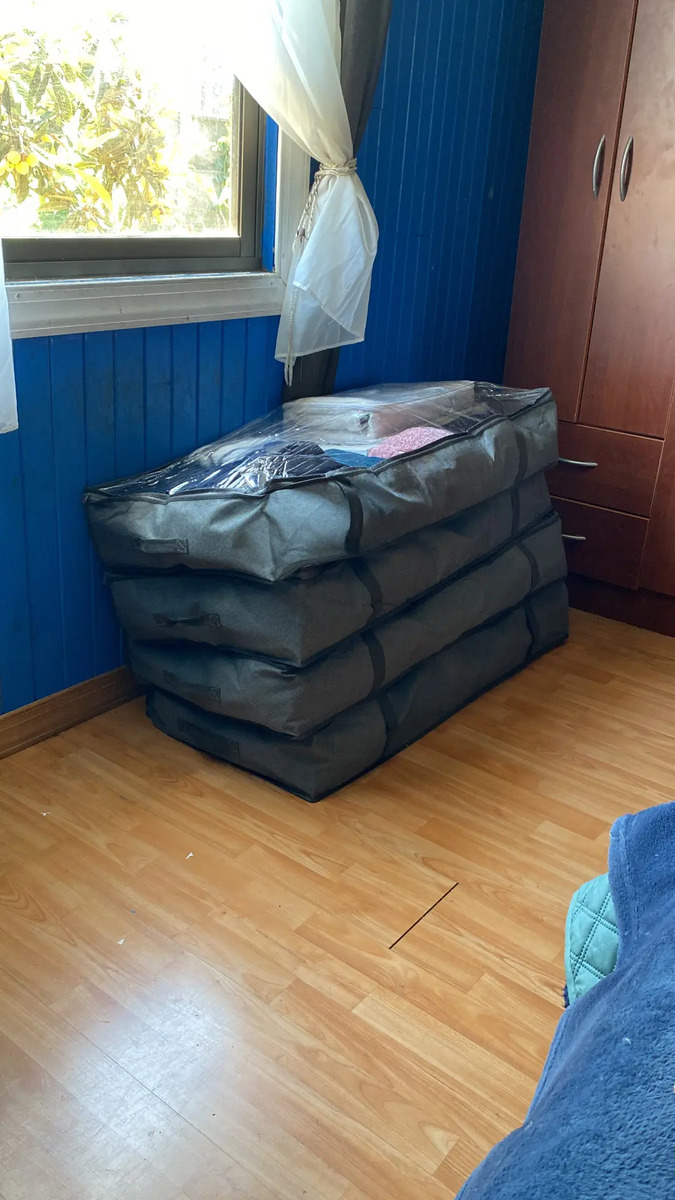 Organizador bajo cama Homely con ropa