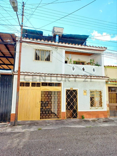 Casa En Venta Carrera 14 De 3 Niveles