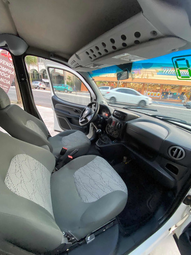 Imagem 8 de 13 de Fiat Doblo 2018 1.8 16v Essence 7l Flex 5p