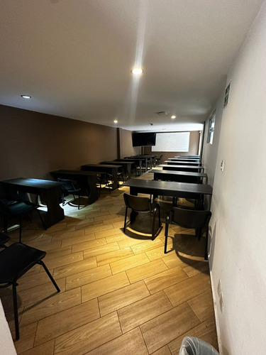 Casa En Venta Uso Habitacional Con Uso De Suelo Comercial, Oficinas Y Consultorios. Recien Remodelada Y Ampliada En Esquina Sobre Gustavo Baz