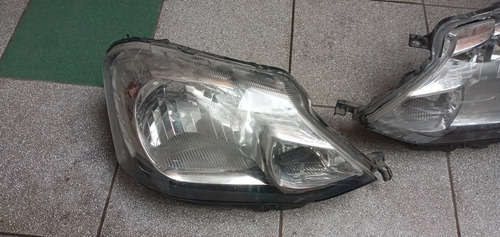 Faros Delanteros Del Toyota Etios