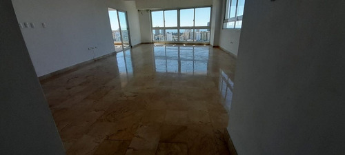 Penthouse En Evaristo Morales