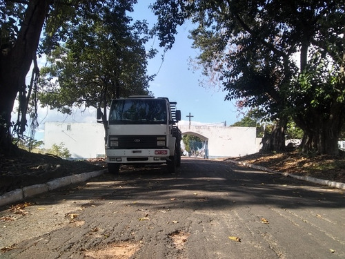 Ford Cargo 2422