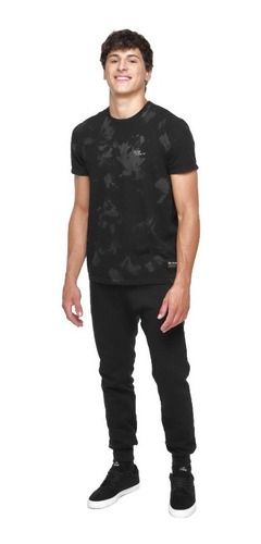 Imagen 4 de 6 de Remera Vicus Chill Negro