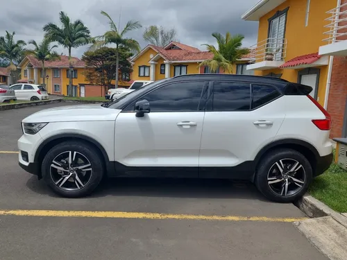 Camioneta Volvo Xc40 2.0 T4 R-design