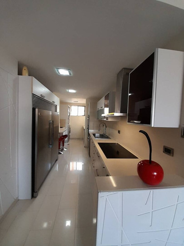 Apartamento En Venta En El Parral, Valencia 273660 Lz
