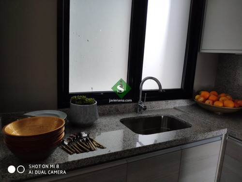 Venta De Apartamento En La Roosevelt, 2 Dormitorios, 2 Baños, Cerca De Todo. - Ref: 167189