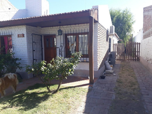 Imagen 3 de 30 de Vendo Casa Terreno 600 M2 Con Quincho Y Pileta - Neuquen