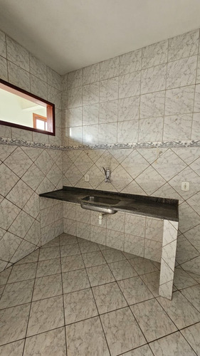 Prédio Com Três Apartamentos Por R$650.000,00
