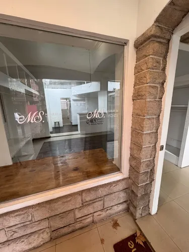 Local Comercial En Alquiler. Excelente Ubicación En El Centro De Monte Grande