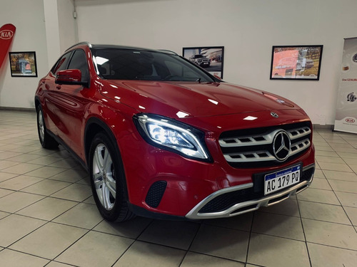 Imagen 2 de 12 de Mercedes Benz Gla 200 Urban