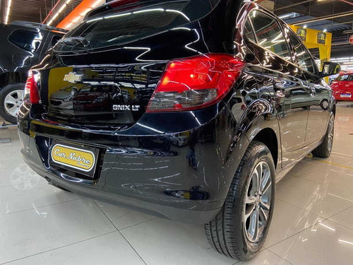 Imagem 14 de 14 de Chevrolet Onix 1.4mt Lt 2013