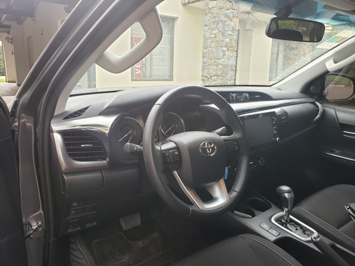 Toyota Hilux 2.8 Cd Srv 204cv 4x2