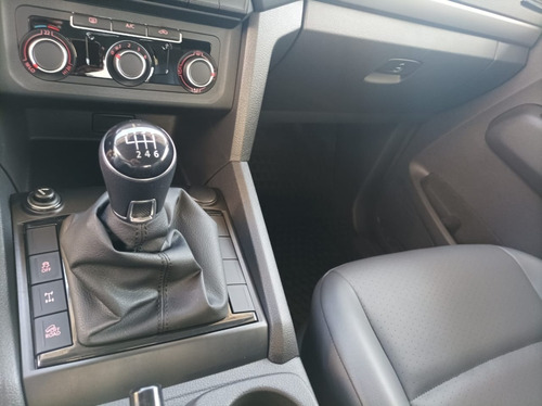 Imagen 13 de 15 de Volkswagen Amarok Dob.cab Tdi 140cv Trendline 4x2 Mt #28