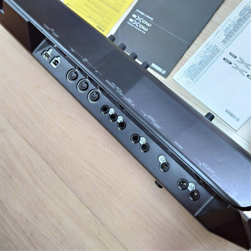 Teclado Yamaha Mox6 Sintetizador 61 Teclas Usado