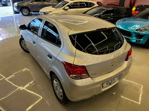 Chevrolet Onix HATCH Joy 1.0 8V Flex 5p Mec.
