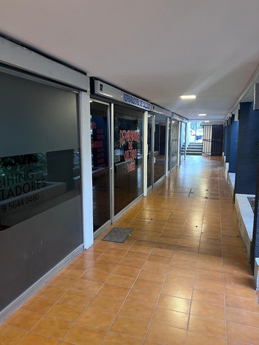 Local Comercial En Plaza Ñuñoa - 61 M2 -